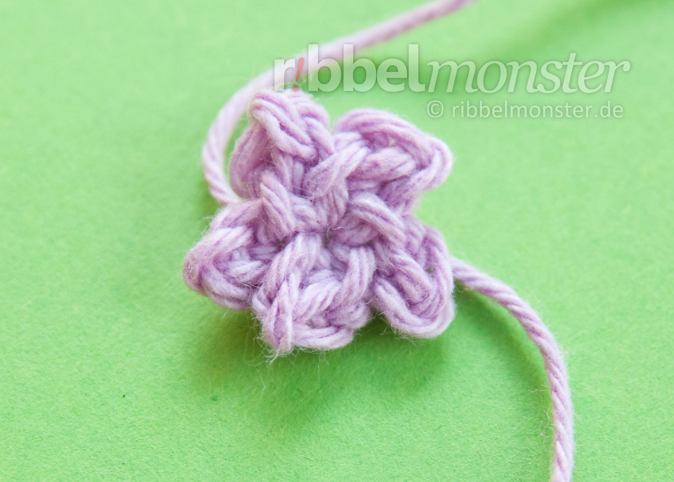 Crochet Flowers – Mini Blossom with 5 Pointed Petals