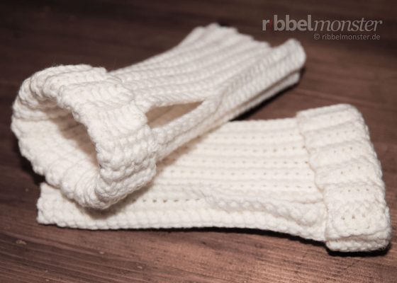 Crochet Simple Wrist Warmers without Increasing & Decreasing