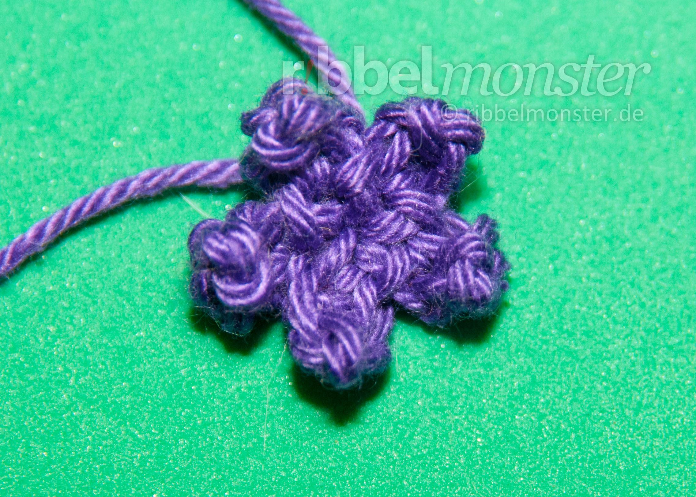 Crochet Flowers – Crochet Mini Blossom