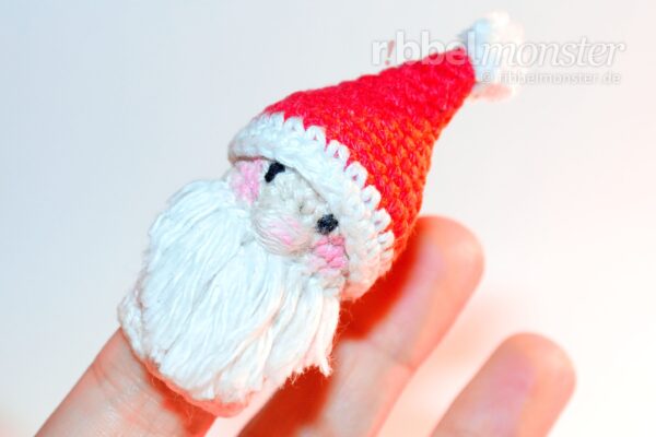 Amigurumi – Crochet Santa Finger Puppet