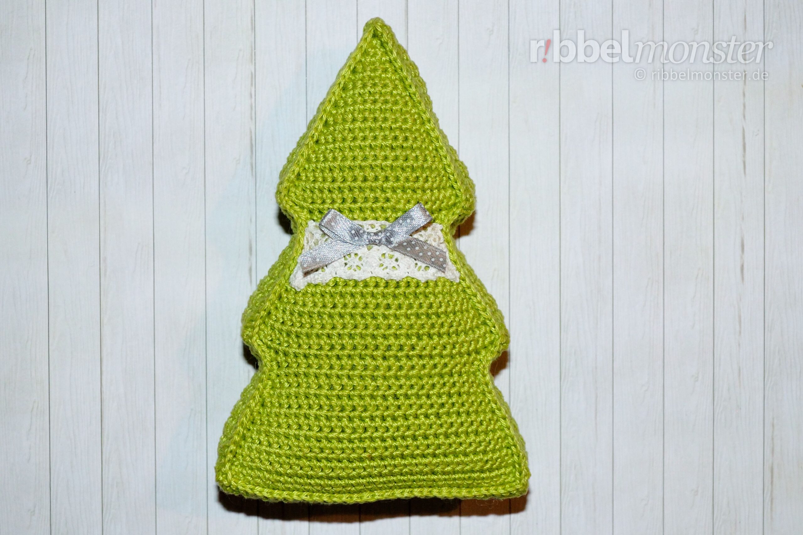 Crochet Small Christmas Tree Pillow