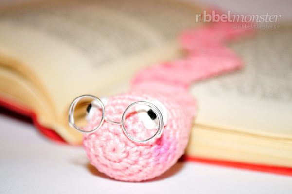 Crochet Worm Bookmark “Bookworm Wolbert”